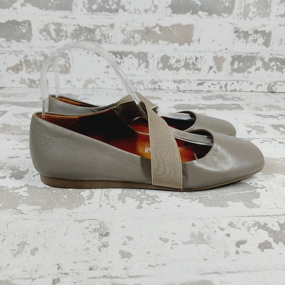 New Blondo Briellle Grey Leather Waterproof Square Toe Flats C646 - Picture 5 of 14
